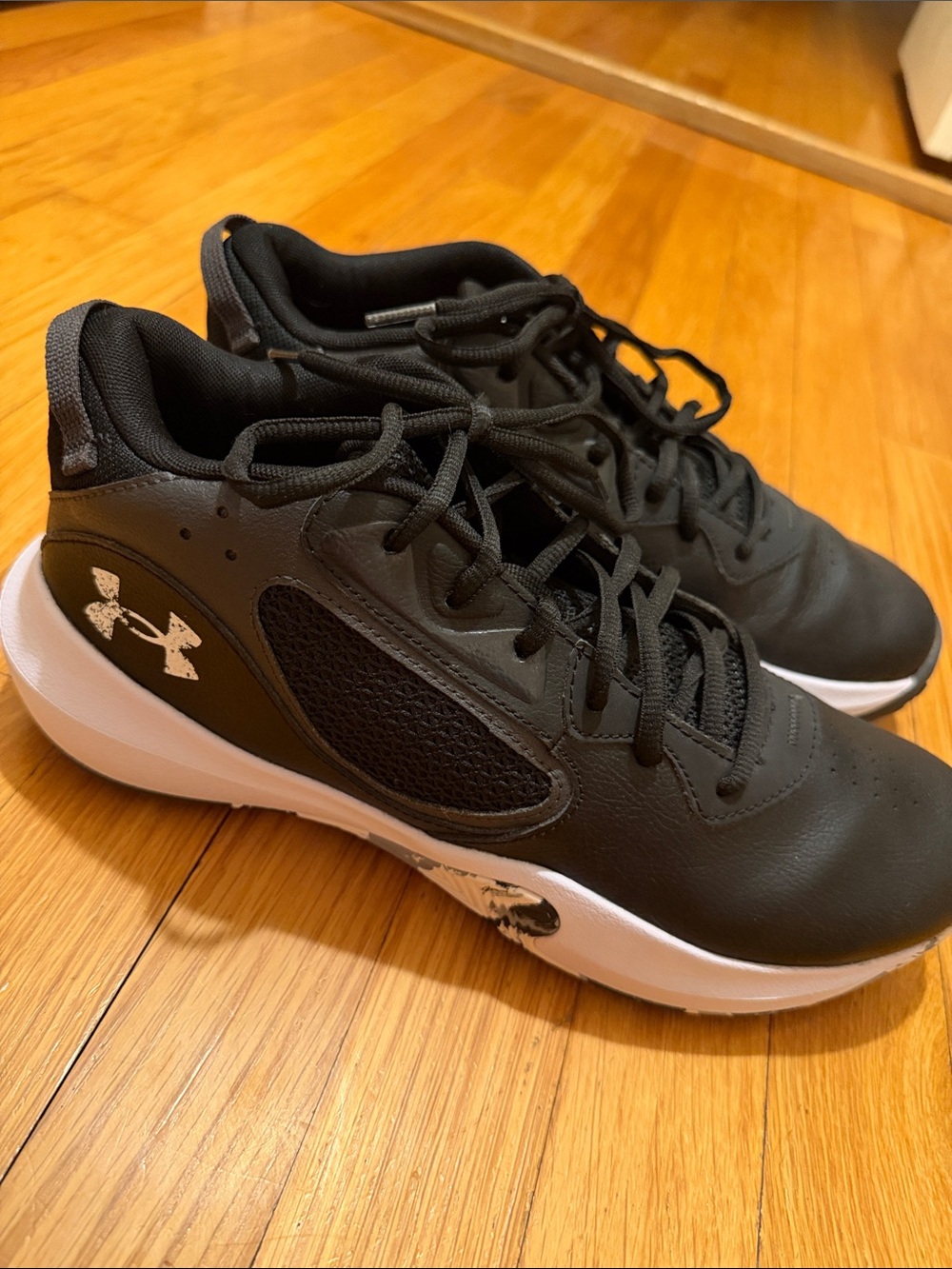 Under Armour | Lockdown 6 Basketball Sneaker | Size 10.5